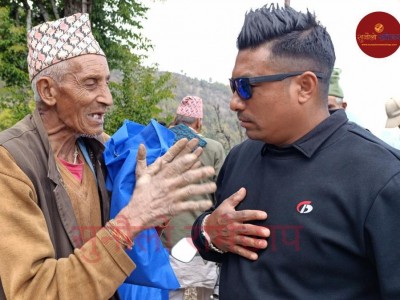 समाजसेवी श्रेष्ठ गरे सराेकार समाजलाई तीस हजार आर्थिक सहयाेग ।