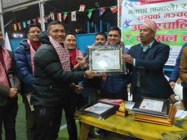सम्पर्क मञ्चको अन्तरपालिका फुटसल कपको उपाधि दोरम्बा सैलुङलाई