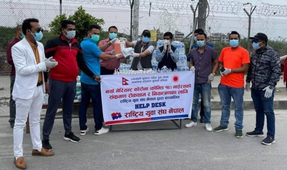 रामेछाप सुनापाती निवासी युवा नेता रबिन्स तामाङ कोरोना रोकथाममा सकृय