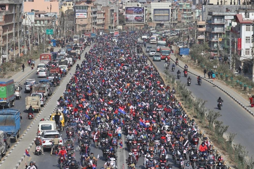 एमाले महाधिवेशन :रामेछापको सदरमुकाम मन्थलीमा मोटरसाइकल र्‍याली हुँदै