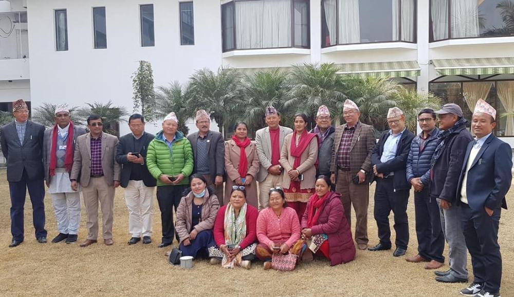 रामेछापका प्रमुख प्रशासकीय अधिकृत र जनप्रतिनिधि काठमाडौंमा